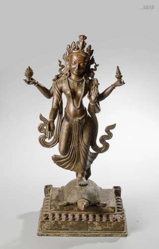 NEPAL, fin XIXème siècle. Sculpture d'une divinité féminine ...