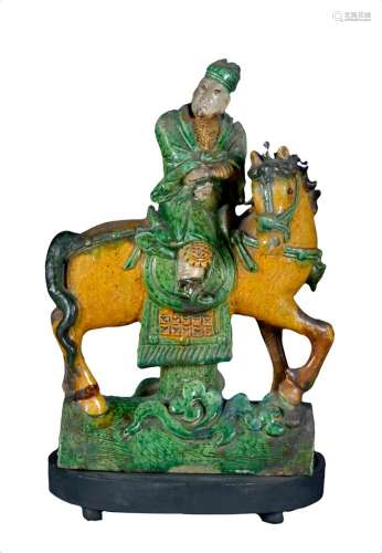 CHINE, fin de la dynastie Ming (1368-1644). Tuile faîtière s...