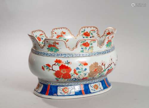 CHINE porcelaine d'exportation, XVIIIème siècle. Jatte ovale...