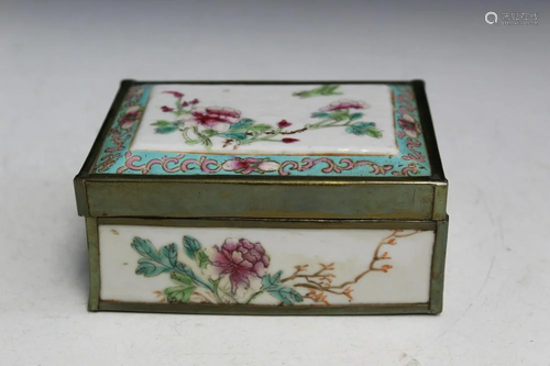 Chinese Famille Rose Porcelain Box