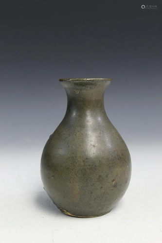 Dark Glaze Pottery Vase