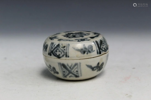 Antique Vietnamese Blue and White Porcelain Box.