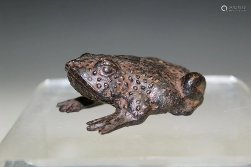 A Metal Frog Paper Weight