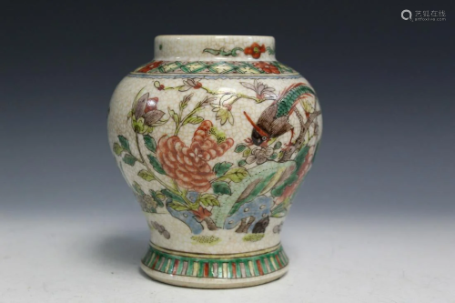 Chinese Crackle Glaze Wucai Porcelain Jar