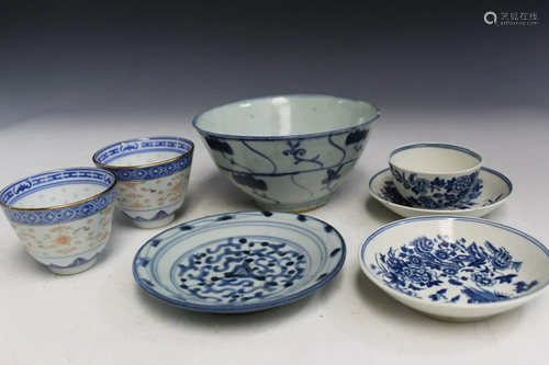 Group of 7 Porcelain Items