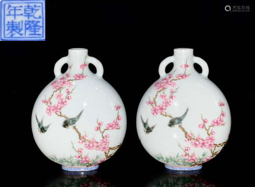 PAIR OF YONGZHENG MARK VASES WITH FLOWER&BIRD PATTERN