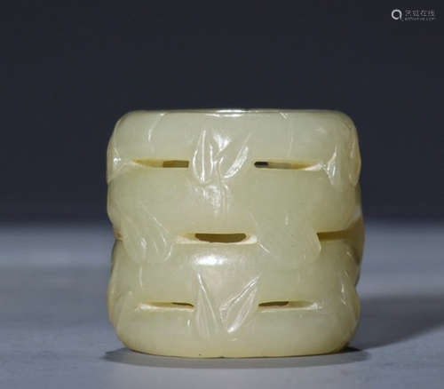 HETIAN JADE CARVED BAMBOO PATTERN RING