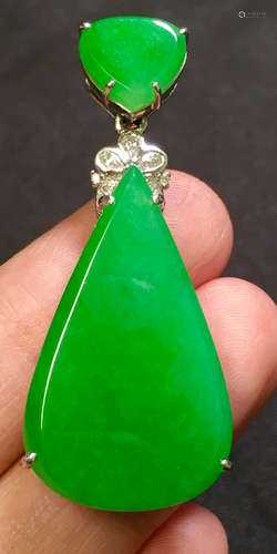 ICY GREEN JADEITE WATER DROP SHAPED PENDANT