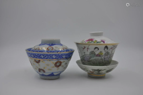 A set of blue and white tea bowls