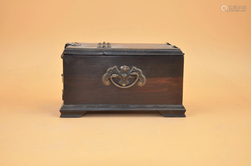 A wood box