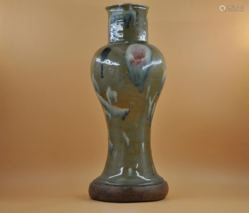 Mid Qing dynasty bottle