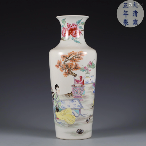 A Famille Rose Fiugral Vase Qing Dynasty