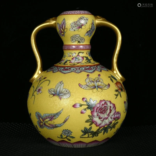 Qing Dynasty Qianlong yellow ground climbing flower