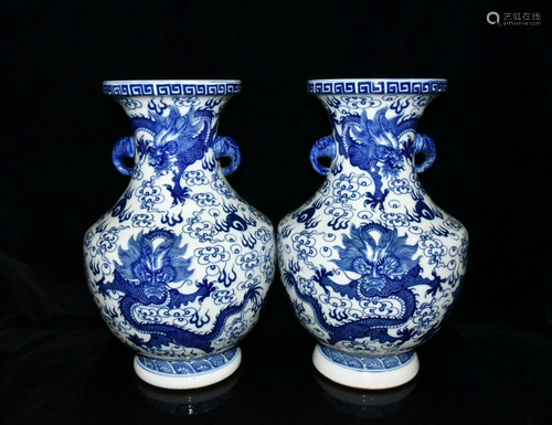 A pair of kangxi blue and white dragon-patterned