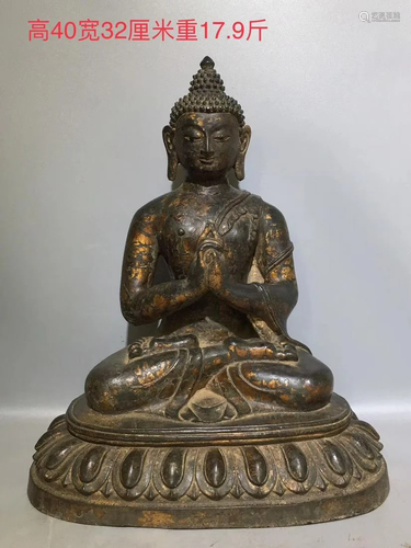 A bronze Buddha statue of Sakyamuni in the Qing Dynasty