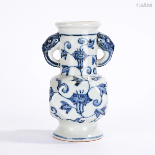 A CHINESE BLUE & WHITE PORCELAIN VASE WITH DOUBLE