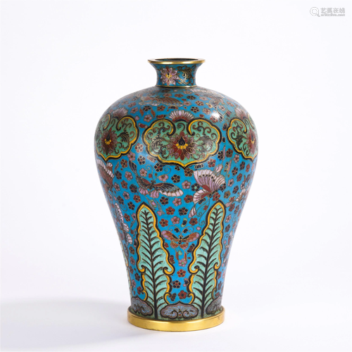 A CHINESE ENAMEL FLORAL VASE