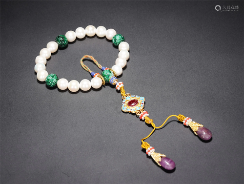 A CHINESE 18-BEAD WHITE HARD-STONES PRAYER BEADS