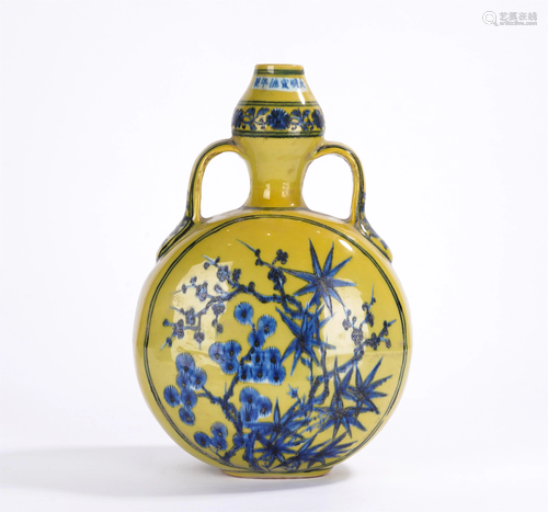 A CHINESE YELLOW GROUND BLUE AND WHITE MOON FLASK