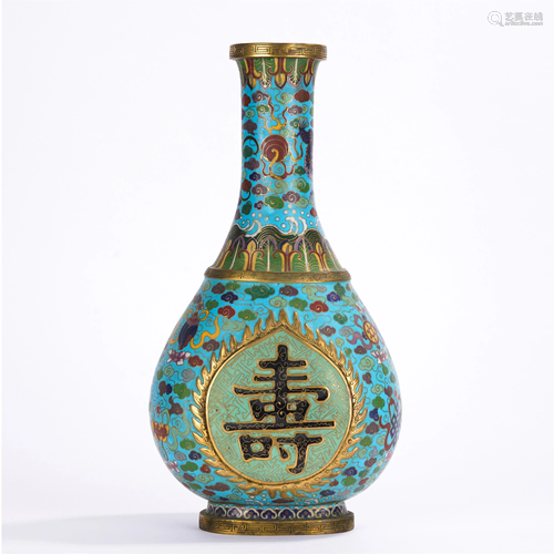 A CHINESE ENAMEL VASE WITH GILT 'SHOU' CHARACTER