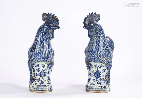 A PAIR OF CHINESE BLUE AND WHITE PORCELAIN ROOSTERS