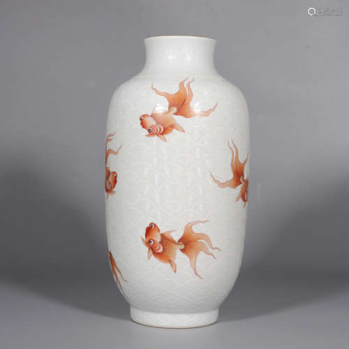 Chinese Qing Dynasty Daoguang Famille Rose Porcelain Bottle
