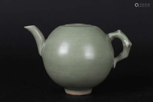 Chinese Green Glazed Holding Pot