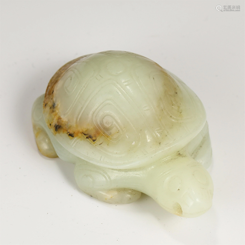 A CHINESE JADE CARVING OF TURTLE