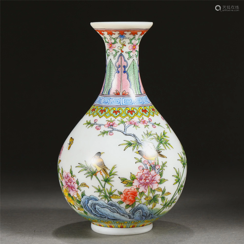 A CHINESE FLOWER-AND-BIRD GLASS VASE