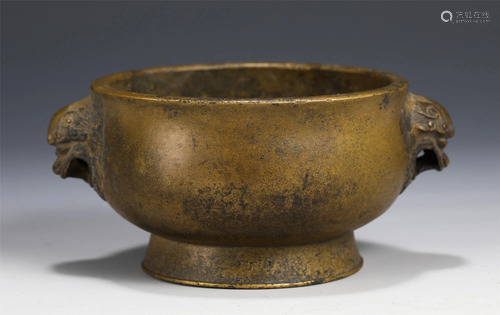 A CHINESE BRONZE CENSER WITH DOUBLE BEAST HANDLES