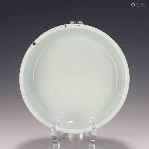 A CHINESE MONOCHROME GLAZED PORCELAIN BOWL