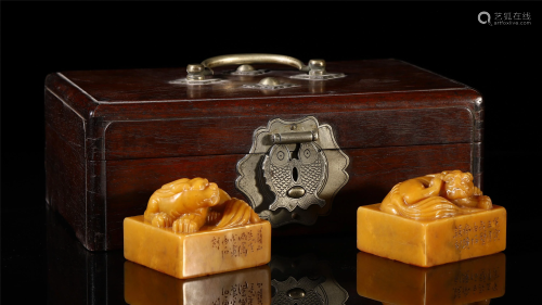 A PAIR OF CHINESE SOAPSTONE CARVED BEAST SEALS