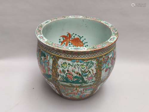 CHINE, Canton. Grand CACHE-POT en porcelaine à décor polycho...