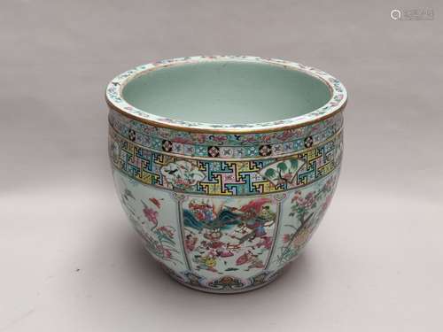 CHINE, Canton. Grand CACHE-POT en porcelaine à décor polycho...