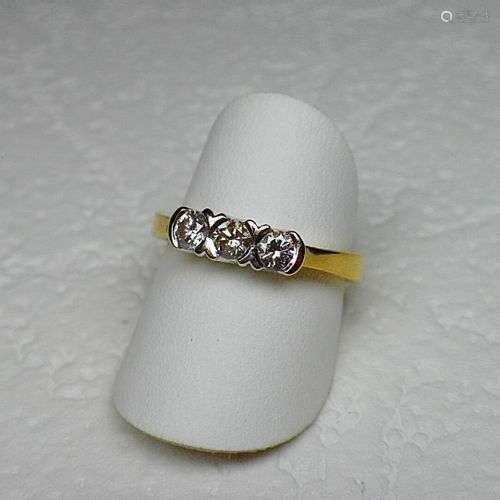 Bague en or de deux tons trylogie sertie de 3 diamants pour ...