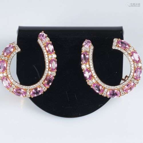 Paire de boucles d'oreilles en or rose serties de 9 saphirs ...