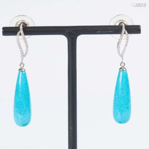 Paire de boucles d'oreilles en or gris sertis de turquoises ...