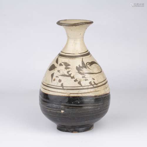 Cizhou type vase Chinese, 12th/13th Century the vase decorat...