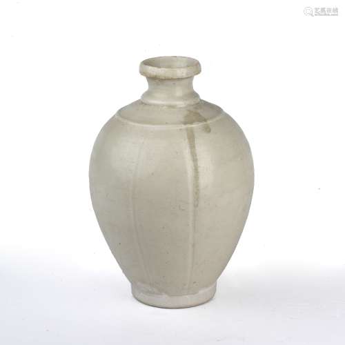 Cizhou white glazed vase Chinese, Northern Song dynasty (960...