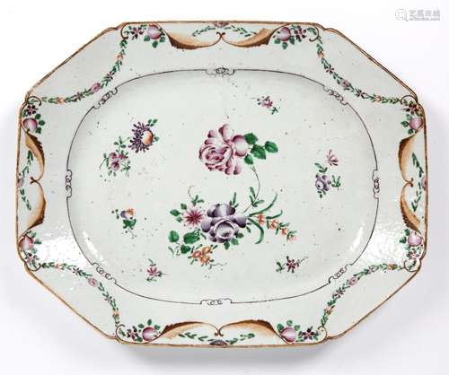 Famille rose charger Chinese, 18th Century painted with spra...