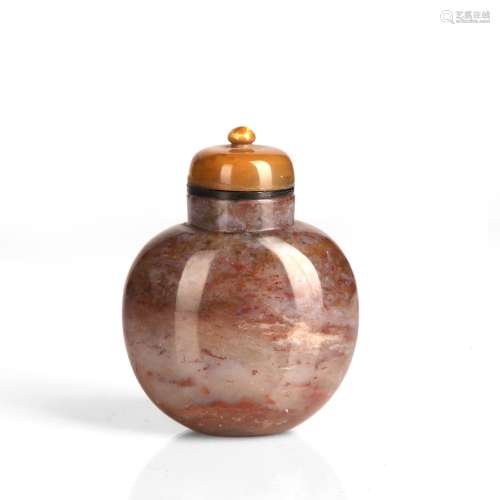 Agate snuff bottle and stopper Chinese, 19th Century the bot...