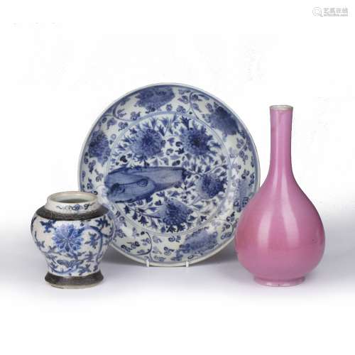 Monochrome pink porcelain bottle vase Chinese, 19th Century ...