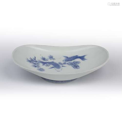 Blue and white serving dish Japanese, 19th Century decorated...