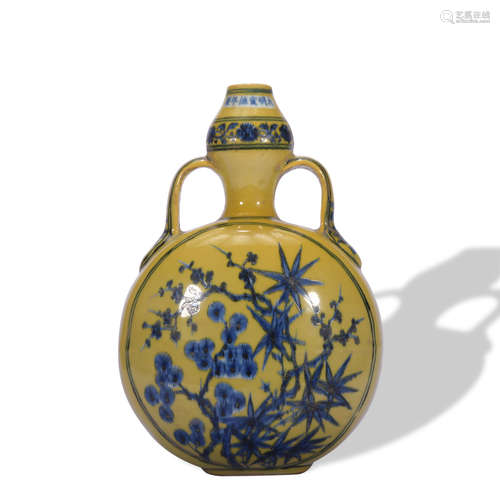 A yellow ground blue and white moonflask