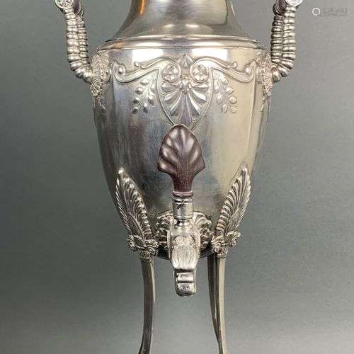 Samovar en argent 950, poinçon minerve 1er titre, à décor de...