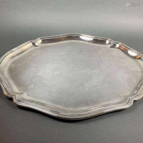 Plat polylobé en argent 835, Allemagne, long. 45 cm, 1'063 g...