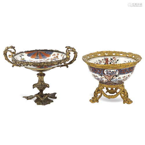 Two Imari porcelain stands 19th - 20th century h. 14 and 17 ...