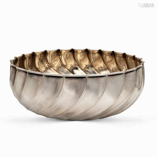 Silver centerpiece Italy, 20th century weight 1060 gr.