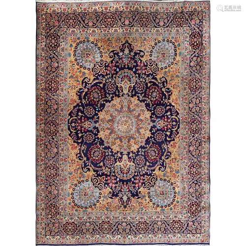 Kerman carpet Persia, 20th century 387x298 cm.