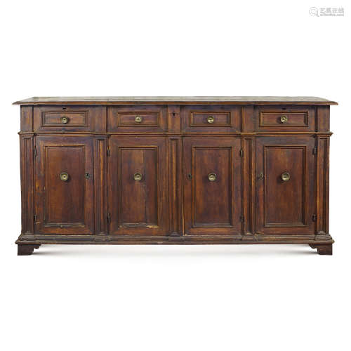 Walnut sideboard Italy, 18th century 120x250x78 cm.